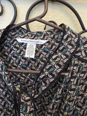 Diane von Furstenberg Printed Silk  Dress In Black, Teal & Beige Size 8